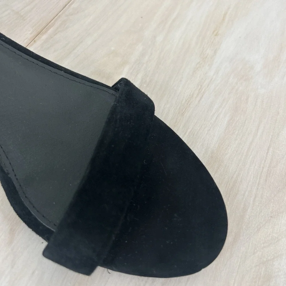 Steve Madden Black Suede Ankle Strap Block Heels Size 8.5‎
